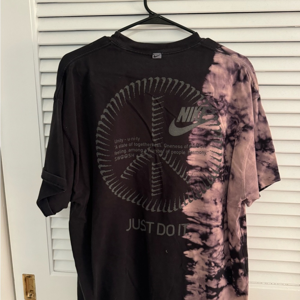 Nike T - Picture 3 of 3